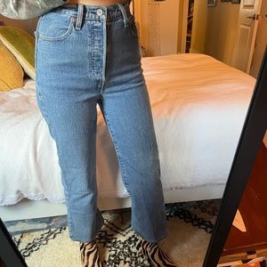 Levi’s Ribcage Straight Leg jeans in Medium Wash